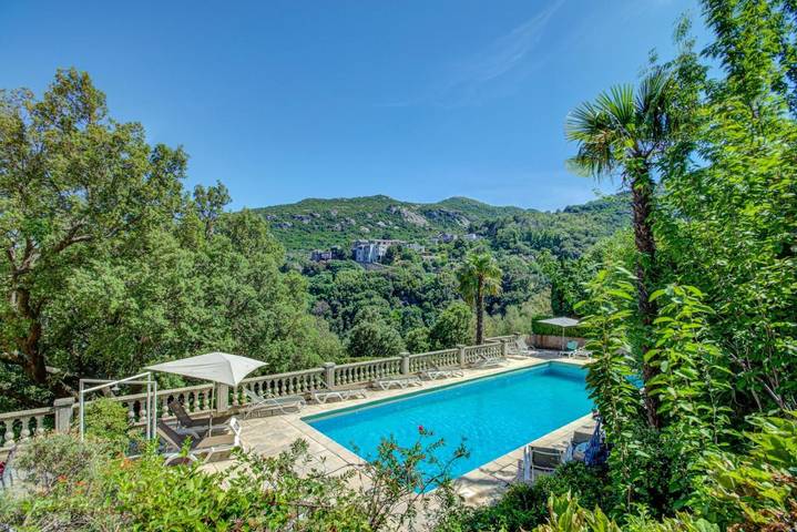 Hôtel pour 2 personnes, avec vue ainsi que jardin et piscine à San-Martino-di-Lota - 3