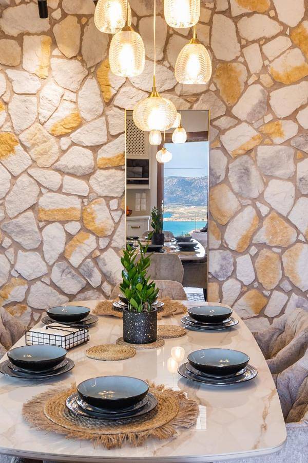 Villa voor 5 personen, with zwembad and uitzicht as well as terras op Karpathos