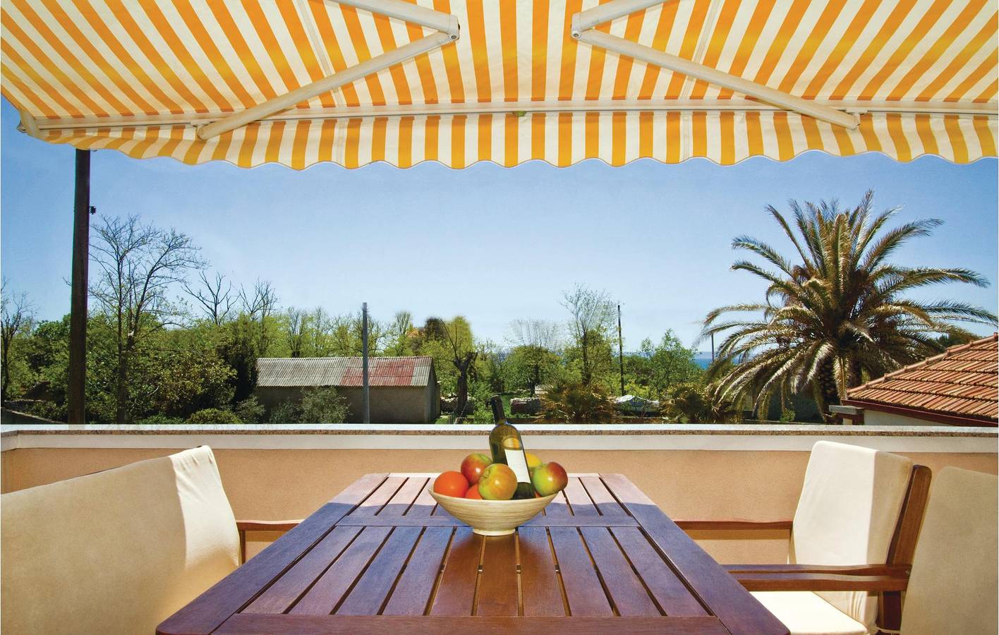 Holiday home for 4 people with terrace in Privlaka, Zadar