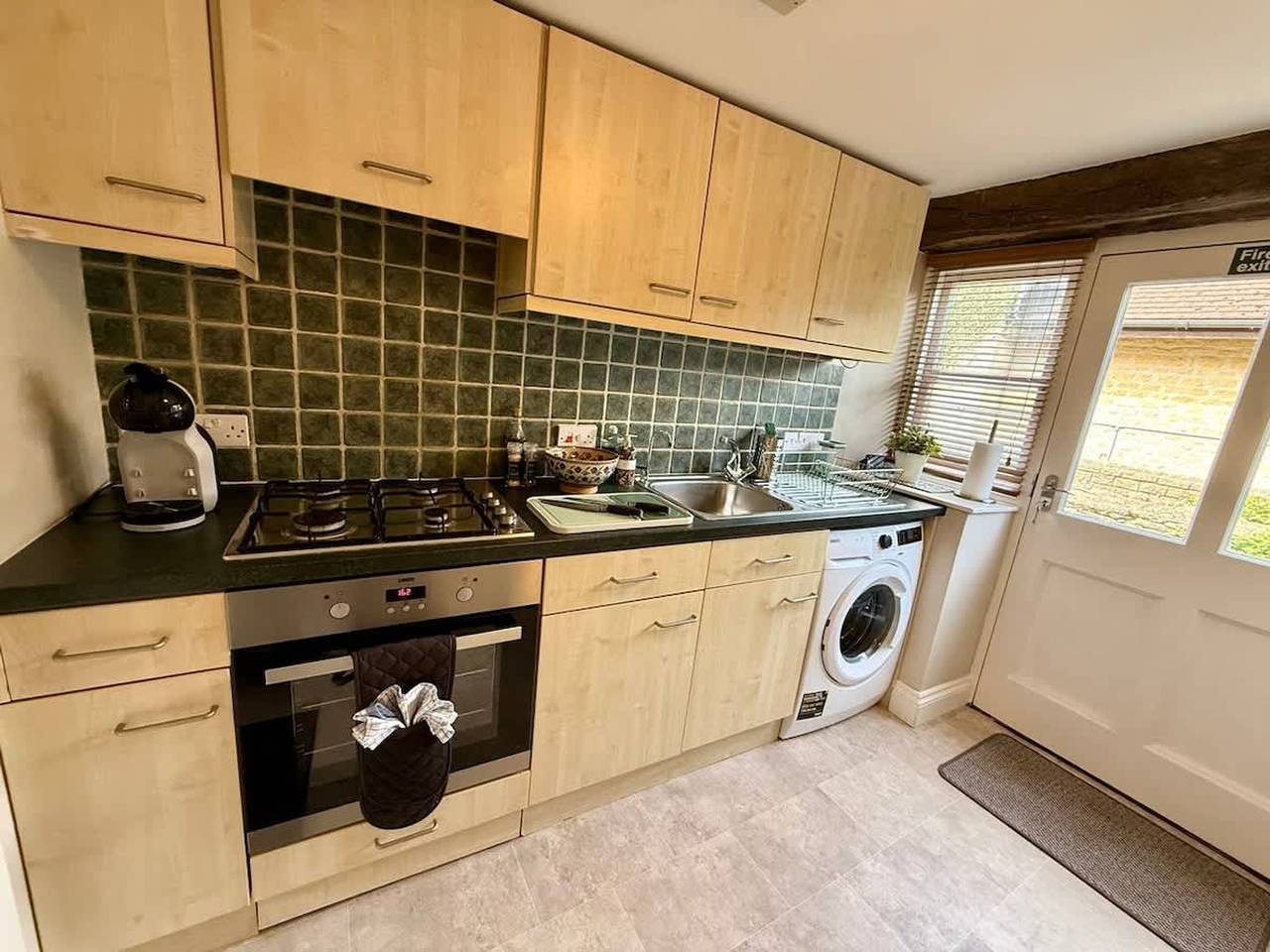 Entire apartment, Ground floor apartment in 18th century building in Cirencester, Gloucestershire