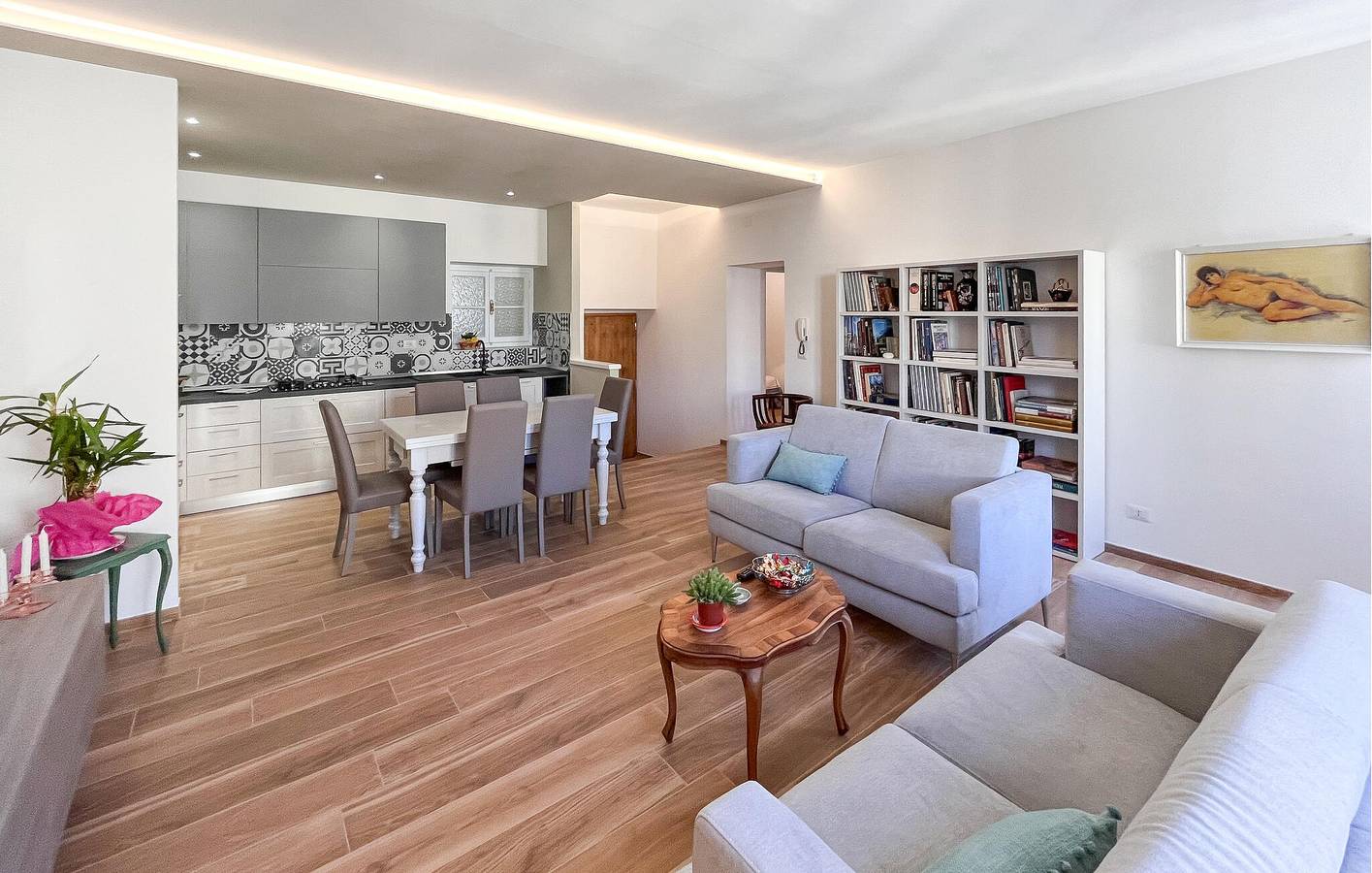 Ganze Ferienwohnung, Gemütliche 90-qm-Wohnung in der Nähe des Stadtzentrums mit Parkplatz & WiFi in Stia, Pratovecchio Stia