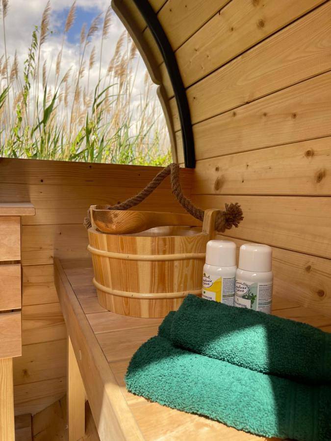 Ferienwohnung für 2 Personen, mit Terrasse und Garten sowie Sauna und Seeblick