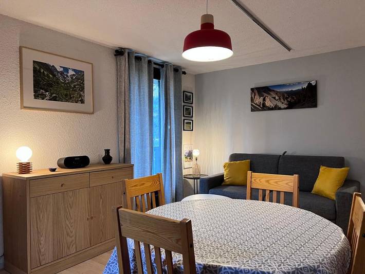 Gîte pour 4 personnes, avec vue et terrasse à Eygliers