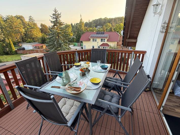 Ganze Ferienwohnung, Ferienwohnung Am Kruchenplan - Fw mit offenen Wohnzimmer mit Küche und Balkon, 2 Schlafzimmer und Bad - 95qm für max. 5 Personen in Mühlhausen, Unstrut-Hainich-Kreis