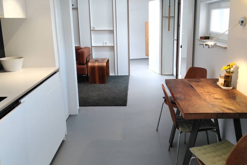 Ganze Wohnung, Ferienwohnung mit Fenster zum Hof im skandinavischen Stil in der Innenstadt. in Heppenheim, Bergstraße