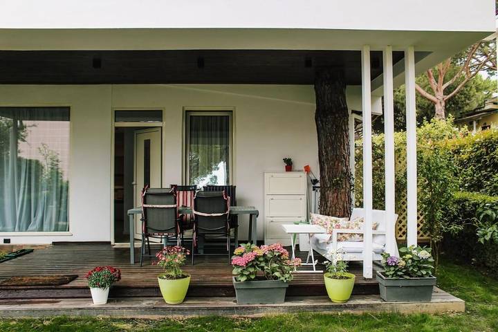 Ferienhaus für 5 Personen, mit Ausblick und Garten sowie Pool, mit Haustier in Albanien
