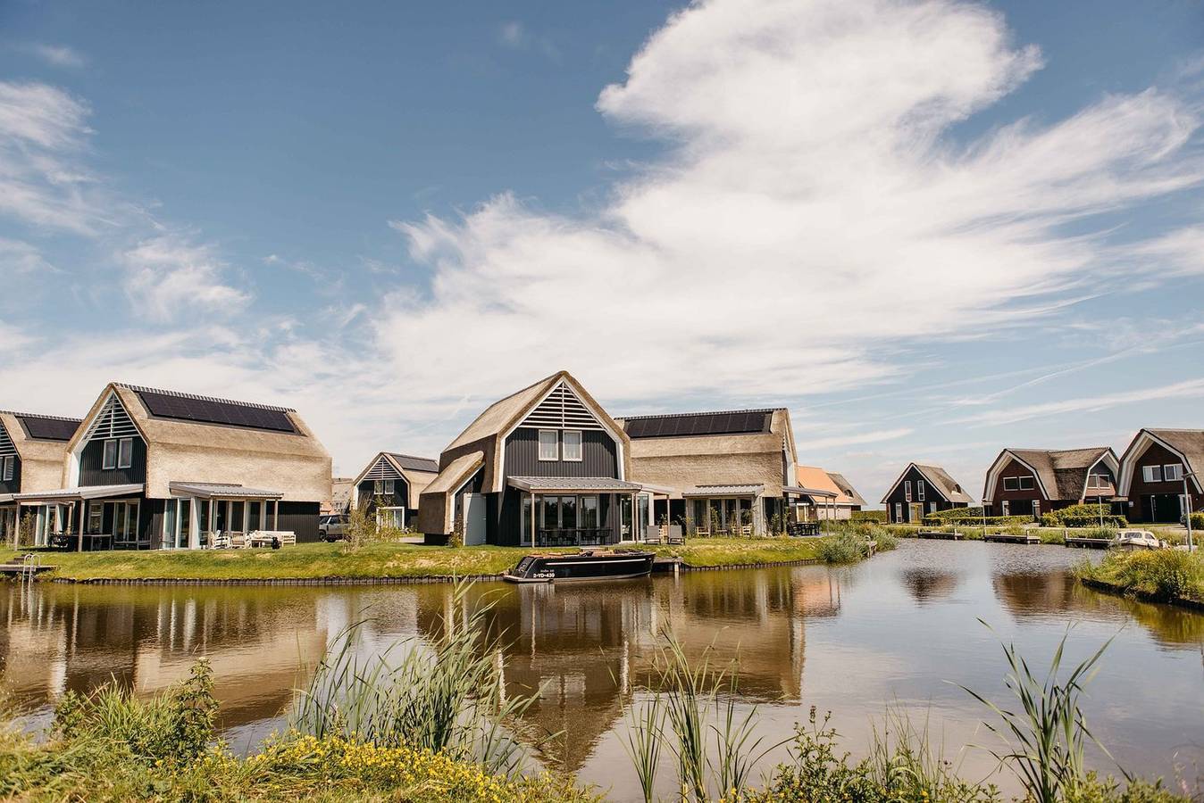 Parc Pharshoeke - Watervilla buitenzijde | 8p in Heeg, Ijsselmeer