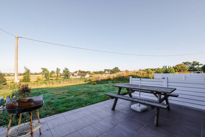 Petite maison "Gite Triskel" avec terrasse privée, jardin partagé et Wi-Fi in Cast, Région de Châteaulin