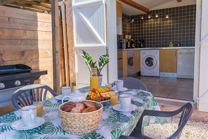Location de vacances pour 6 personnes, avec terrasse dans Plage Du Pradeau