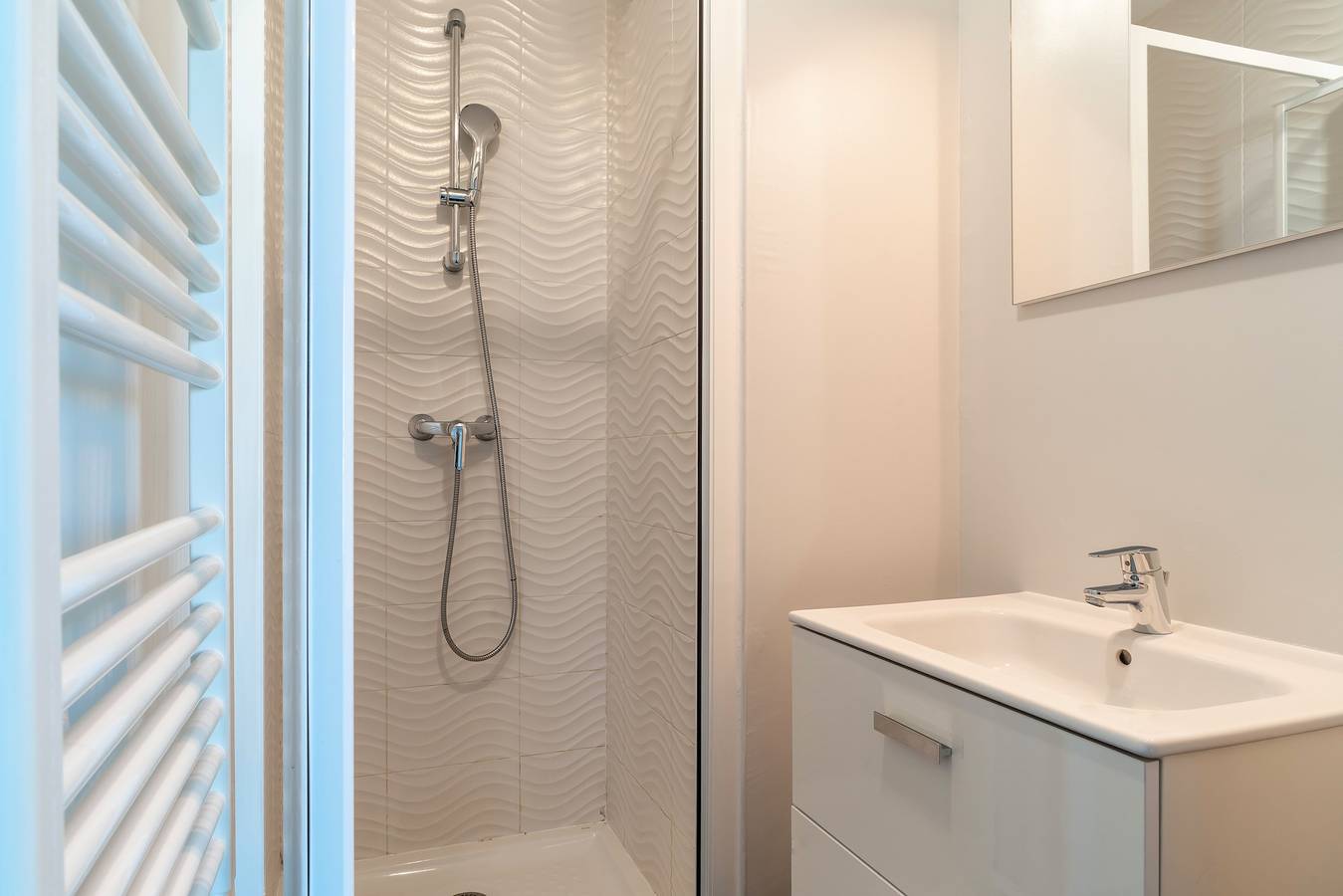 Appartement entier, Les Thermes 532 - Vue mer avec piscine partagée in Concarneau, Région de Quimper