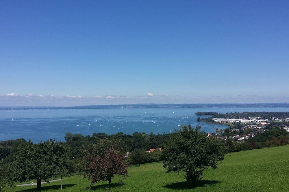 Feel-good semi-detached house with a view of Lake Constance on 3 floors in Vorderland