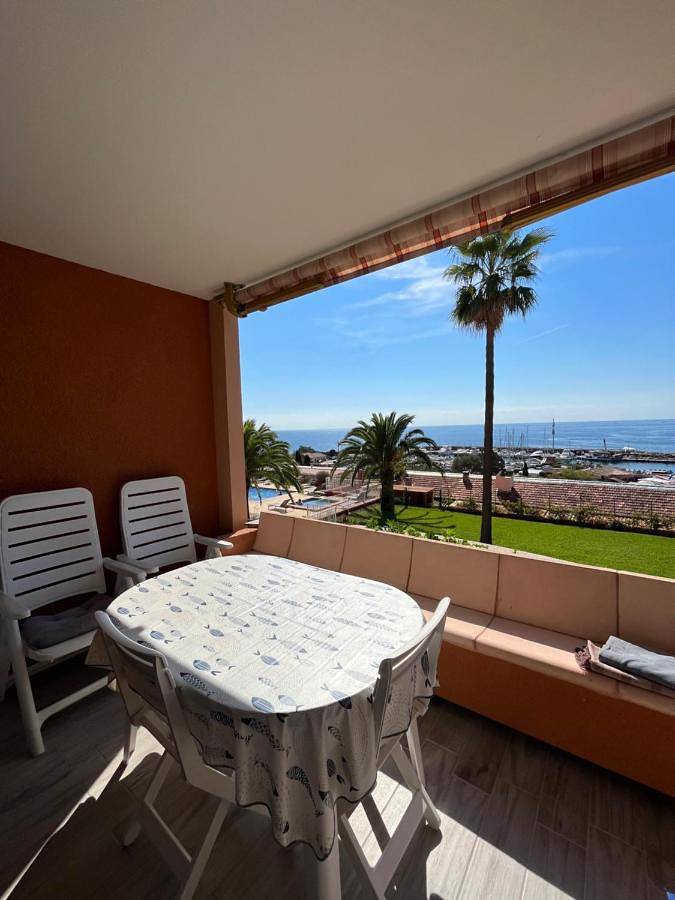 Gîte pour 4 personnes, avec vue ainsi que jardin et piscine, animaux acceptés dans Port de la Figueirette - 3