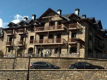 Gîte pour 4 personnes, avec vue sur le lac ainsi que vue et jardin à Sallent de Gállego