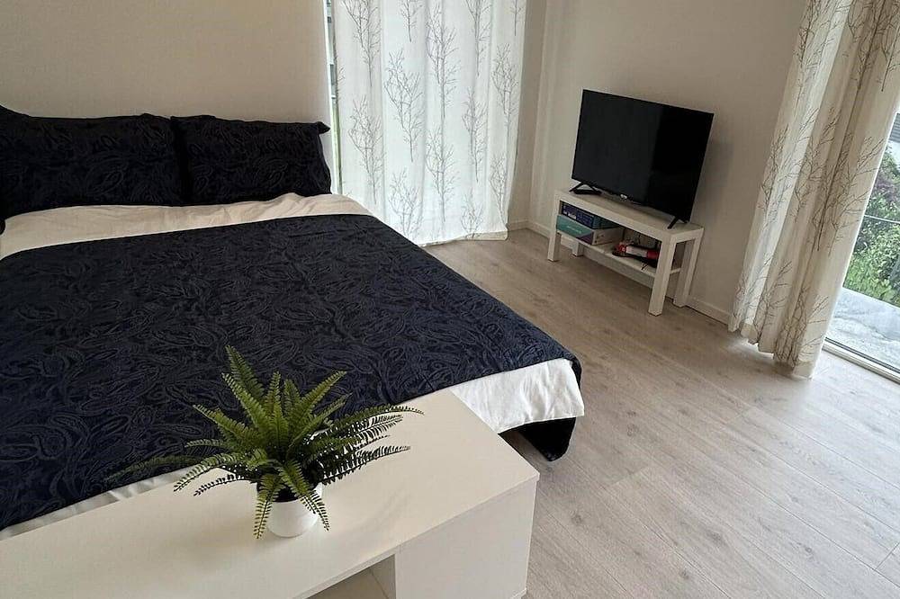 Apartamento entero, Lisas apartment - privat 1 bed room and 1 living room w/ sofa bed + big windows in Østensjø, Oslo
