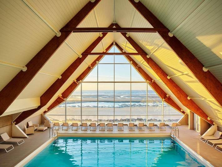 Hôtel pour 2 personnes, avec terrasse ainsi que piscine et sauna