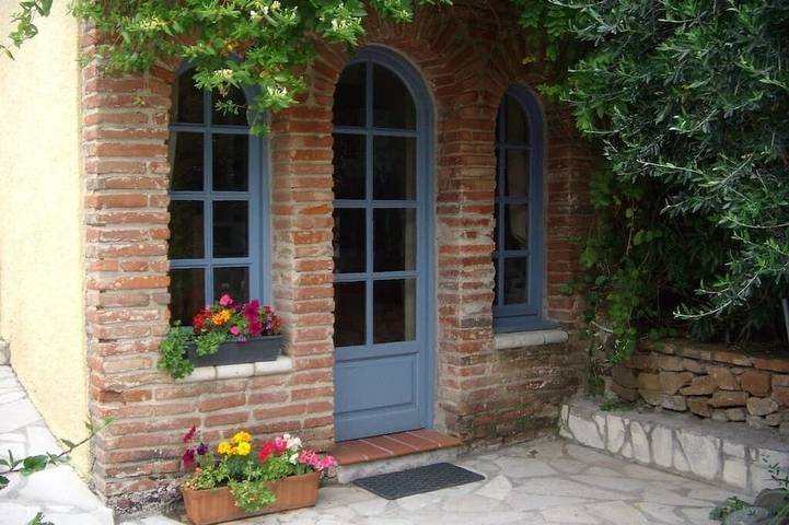 Gîte pour 2 personnes, avec Terrasse ainsi que Jardin et Piscine à Espira-de-l'Agly