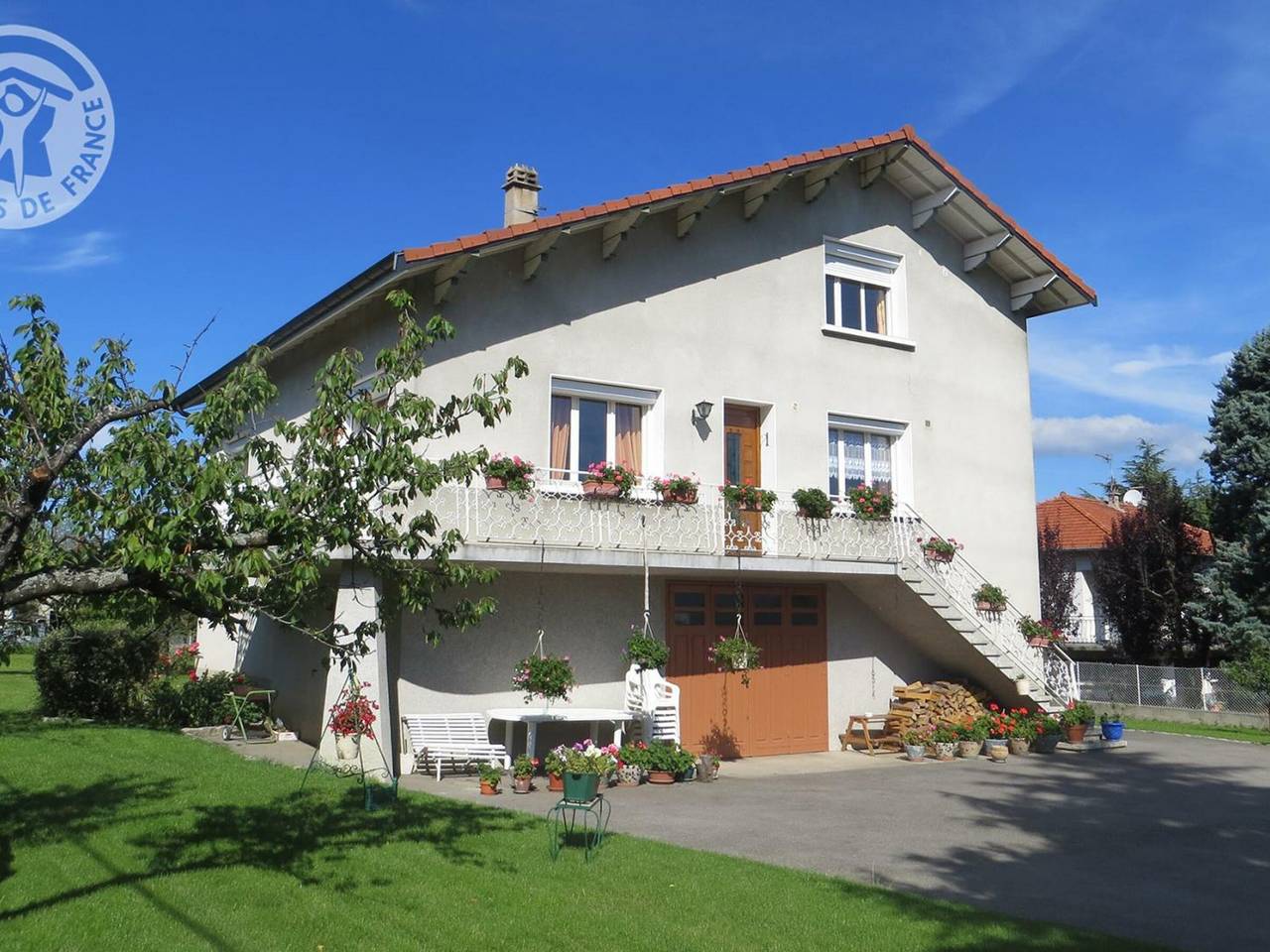 Appartement entier, Gîte à Lorette avec jardin et jeux pour enfants in Lorette, Parc Naturel Régional du Pilat