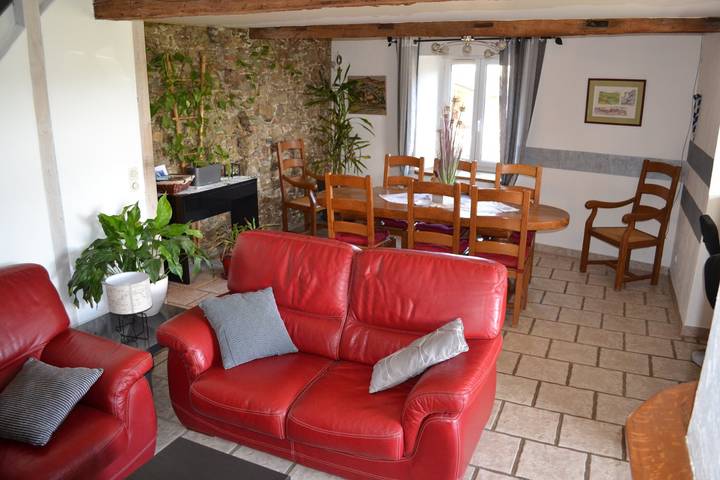 Gîte pour 6 personnes, avec terrasse ainsi que jardin et jacuzzi à Camon - 4