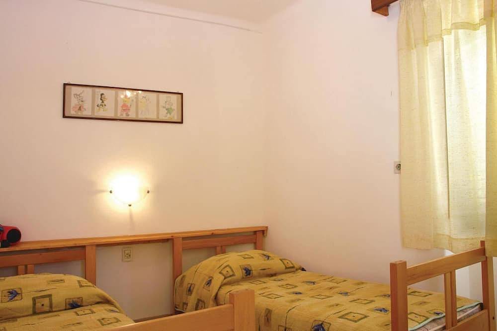 Amazing home in Pula with Wifi in Pomer, Southcoast Istria