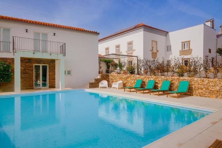 Hotel para 2 pessoas, com vista e piscina e ainda jardim em Santa Maria da Feira