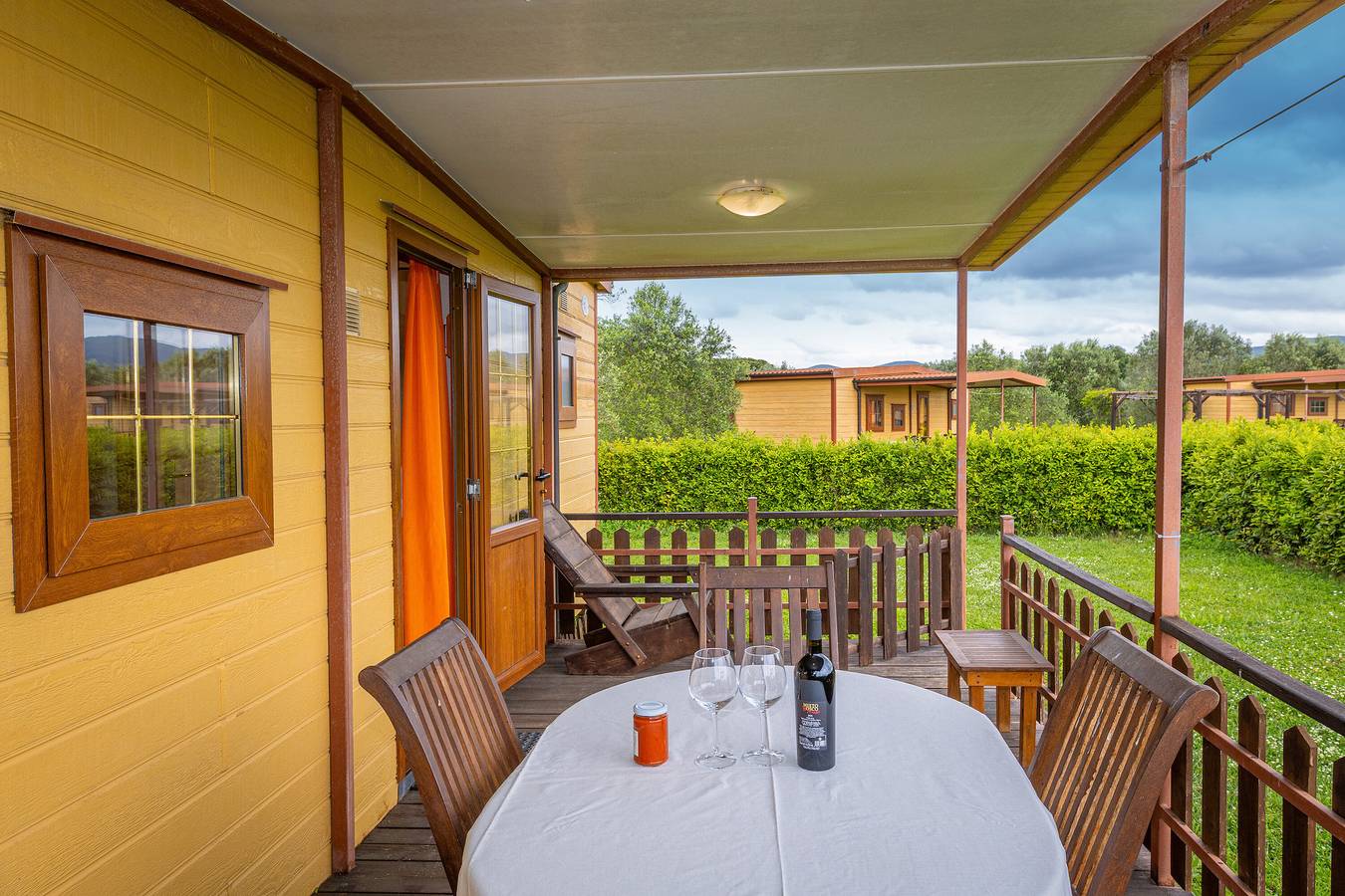 Bungalow 'Stella 2' with Shared Pool, Private Terrace and Air Conditioning in Bibbona, Etruscan Coast