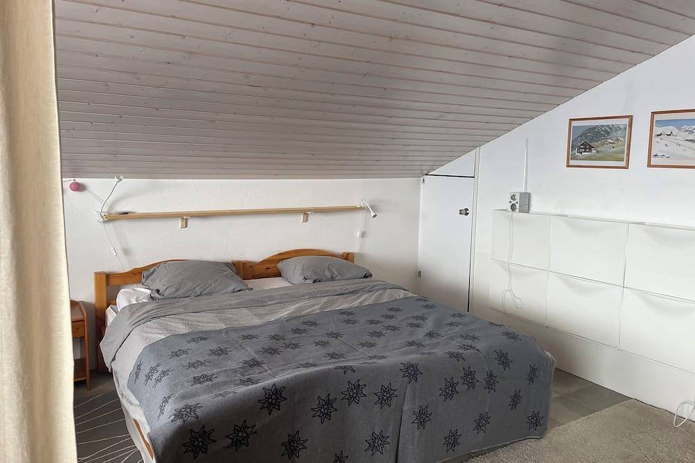 Ganze Wohnung, South-facing mountain studio with fireplace, fully-equipped kitchen and breathtaking views. in Anzère, Ayent