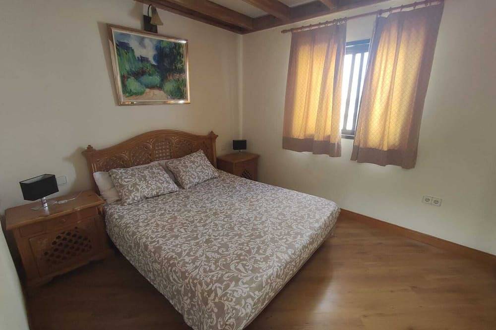 Fantastic Poolside Villa w. Sea view in Costa Teguise, Lanzarote, Canary Islands in Costa Teguise, Teguise