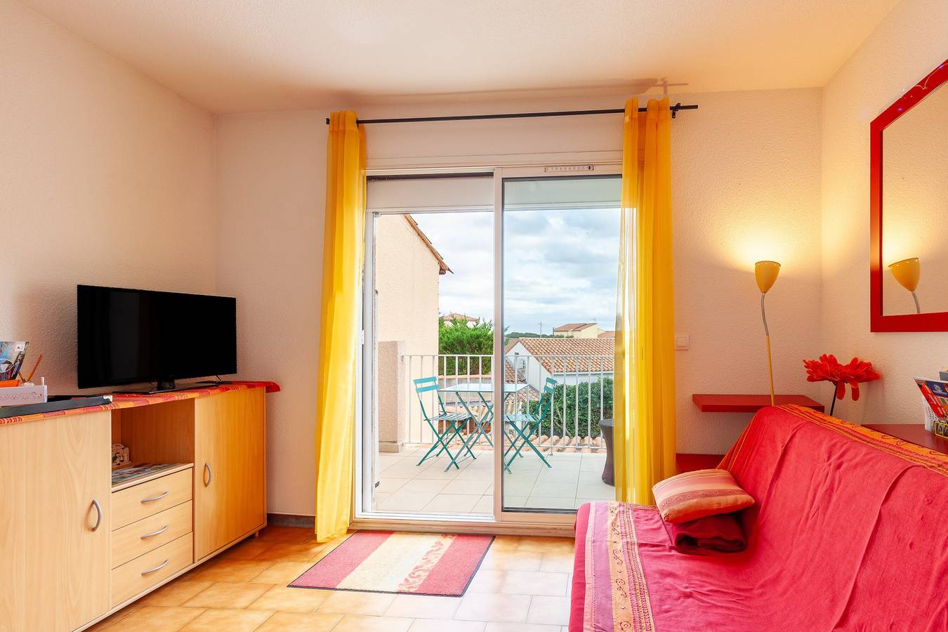 Ganze Wohnung, Gemütliche Ferienwohnung am Mittelmeerstrand – Côte Bleue, 50 m zum Sandstrand in Martigues, Mittelmeerküste (Frankreich)