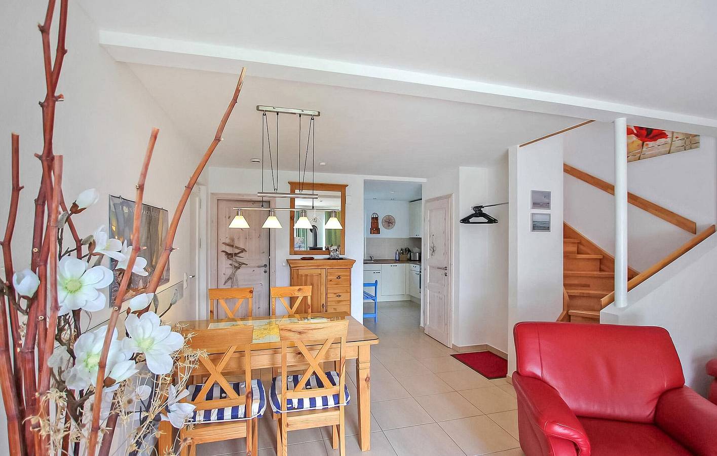 Gemütliche Strandwohnung mit Terrasse und Parkplatz in Juliusruh, Rügen