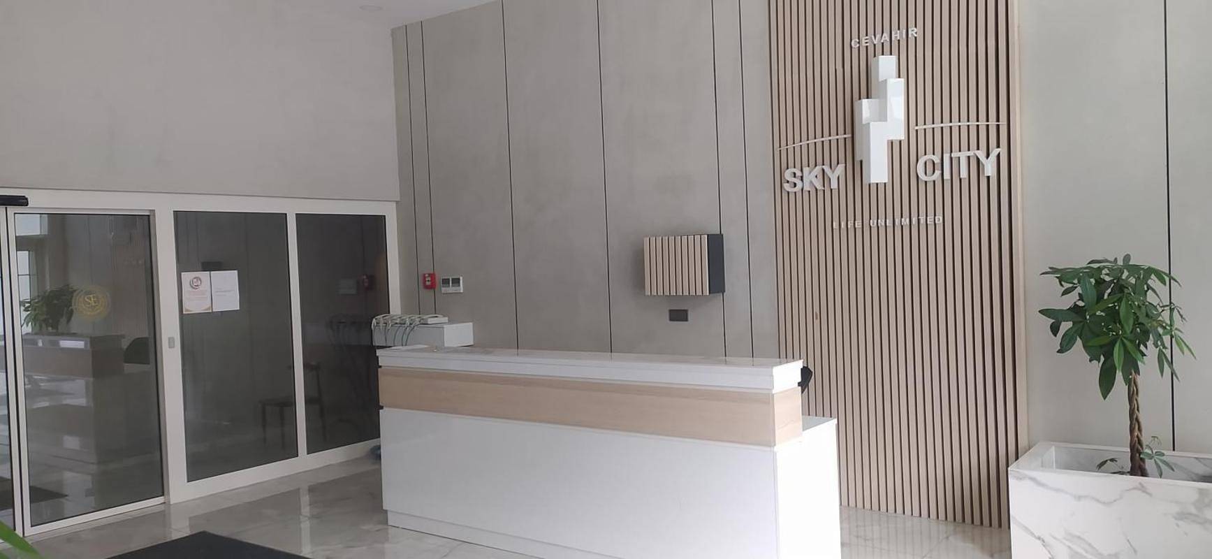 Ganze Wohnung, Luxus-Apartment mit Pool und Fitness im Preis inbegriffen in Skopje, Nordmazedonien