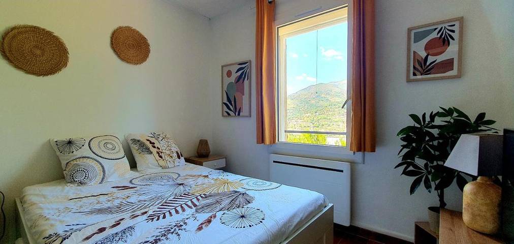 Gîte pour 2 personnes, avec jardin ainsi que vue et terrasse à Digne-les-Bains - 4
