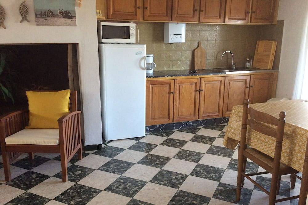 Immediate Seaside studio for 2 people (up to 6 with options) in Vendres, Côte d'Améthyste