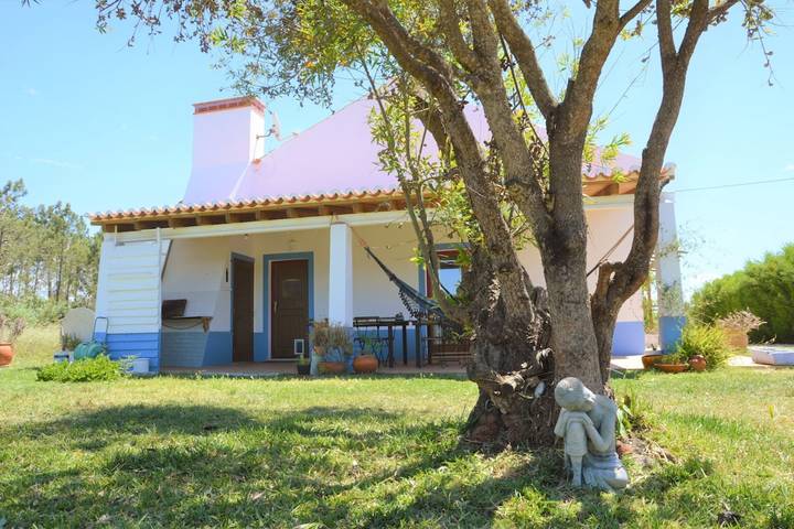 Casa de férias para 7 pessoas, com varanda e jardim, adaptado a crianças em Rogil