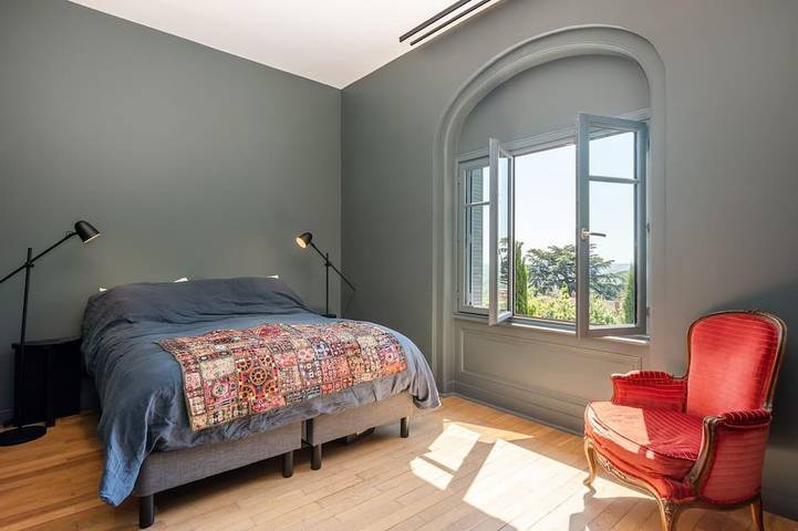 Location de vacances pour 10 personnes, avec jardin à Caluire-et-Cuire - 2