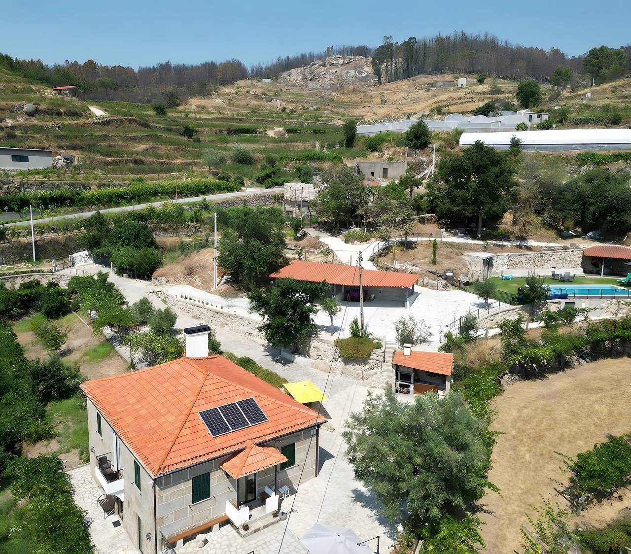 Apartamento entero, Apartamento 'Quintinha De Pinouco' con vistas a la montaña, Wi-Fi y aire acondicionado in Resende, Valle del Duero