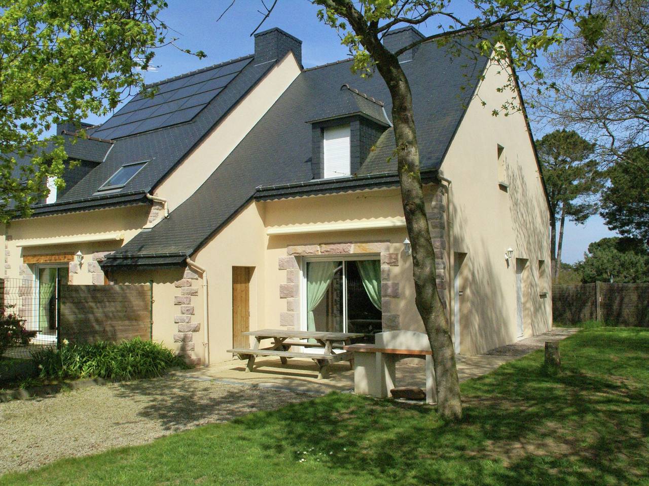 Maison de vacances confortable à 700 m de la plage in Erquy, Côte D’émeraude