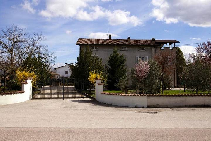 Chambre d’hôte pour 3 personnes, avec vue ainsi que terrasse et jardin à Assise - 4