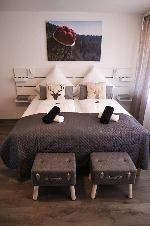 Ferienwohnung für 3 Personen, mit Balkon und Terrasse sowie Ausblick in Waldbronn
