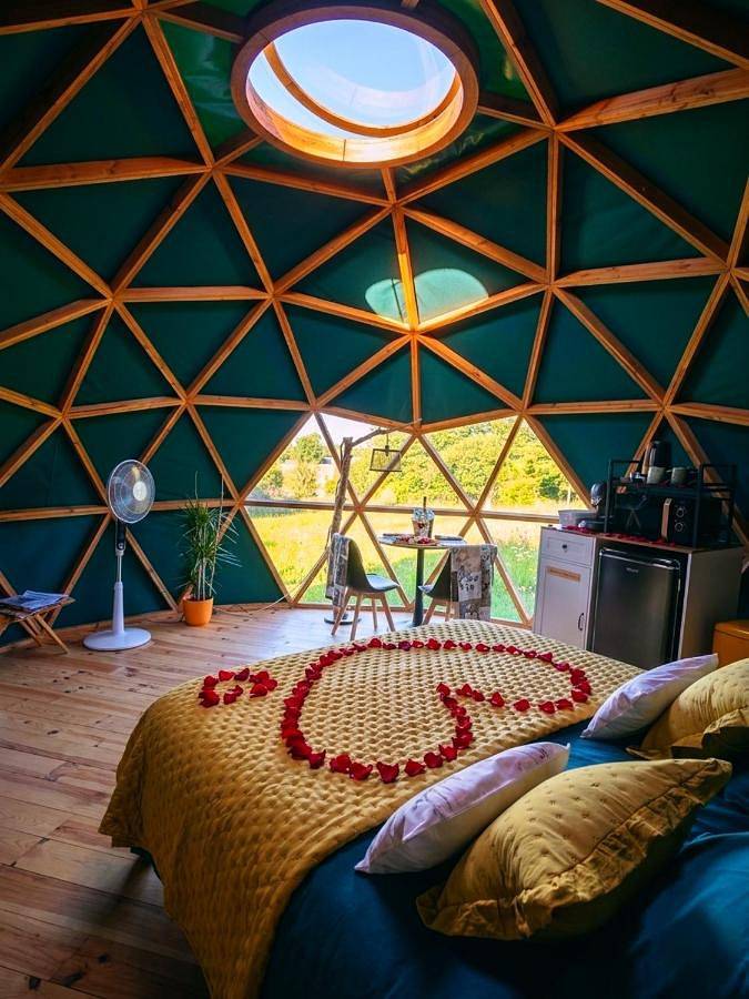 Tente pour 2 personnes, avec terrasse ainsi que vue et jardin dans le Jura - 4