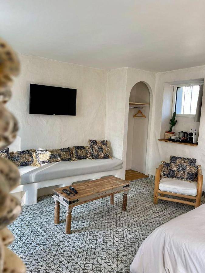 Gîte pour 2 personnes, avec Terrasse et Jardin ainsi que Piscine et Vue à Tonnerre (Yonne)