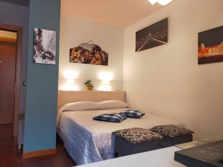 Gîte pour 2 personnes, avec Balcon et Terrasse ainsi que Jardin et Vue à Fontanafredda