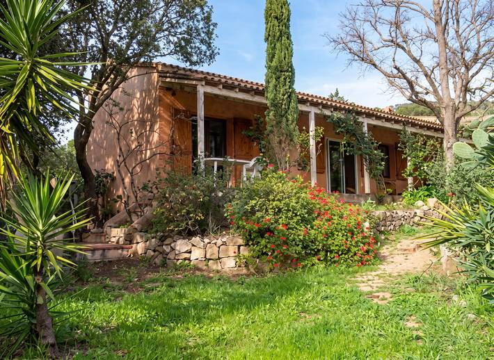 Maison cosy avec vue sur la mer à Pietrosella, 60 m². in Pietrosella, Région d'Ajaccio