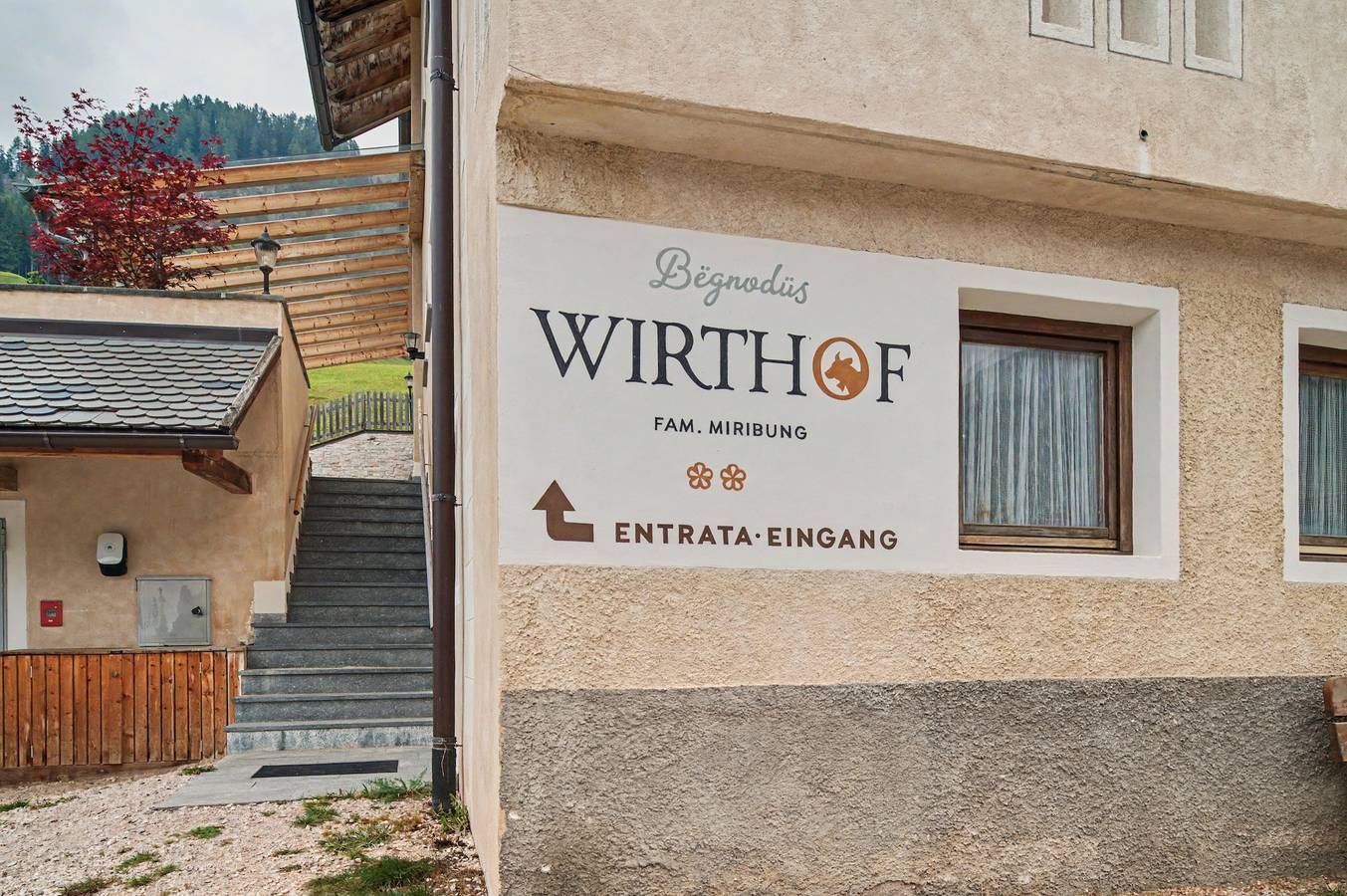 Ganze Wohnung, Apartment „Wirthof 3“ mit Bergblick, Gemeinschaftsterrasse und WLAN in Wengen (Italien), Dolomiti Superski