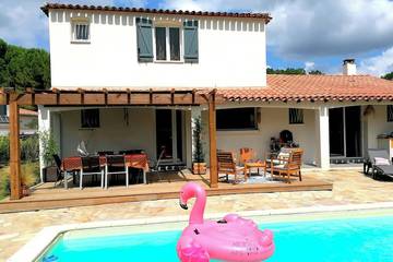 Location de vacances pour 6 personnes, avec jardin et terrasse à Prades-le-Lez