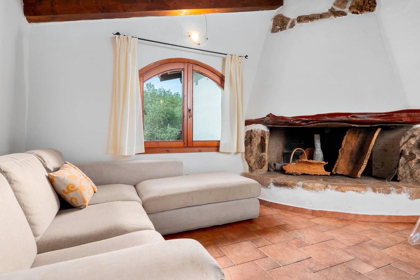 Casa vacanze "Suite Harmony" con terrazza aperta e coperta in Loiri Porto San Paolo, Barbagia