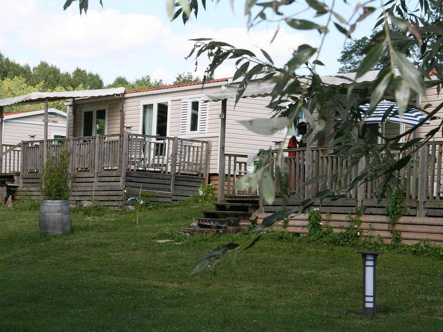 Domaine du Lac de Néguenou - Stacaravan 6 personen - Luxe uitzicht op het meer in Prayssas, Agen en omgeving