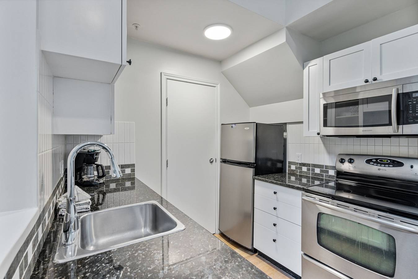 Geheel appartement, 2Br & loft with private hot tub and pool. Gr 51 in Whistler, Whistler Blackcomb