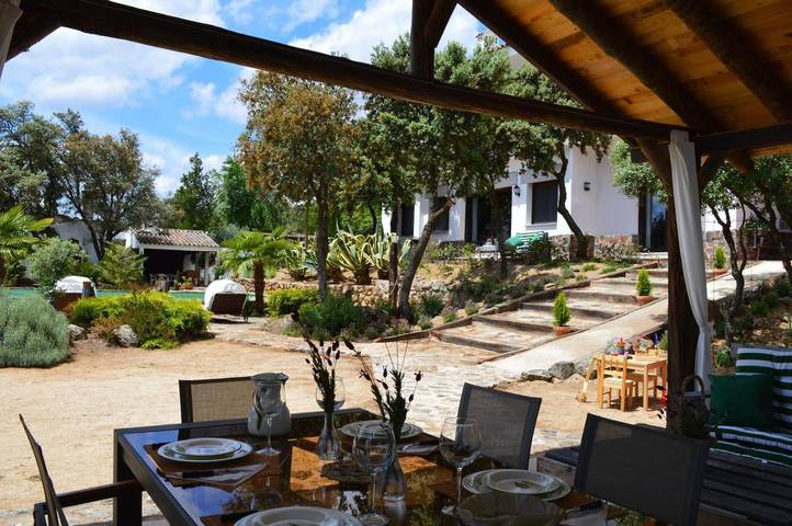 Maison de campagne pour 8 personnes, avec piscine et jardin ainsi que vue et vue sur le lac, animaux acceptés à Navahermosa - 3