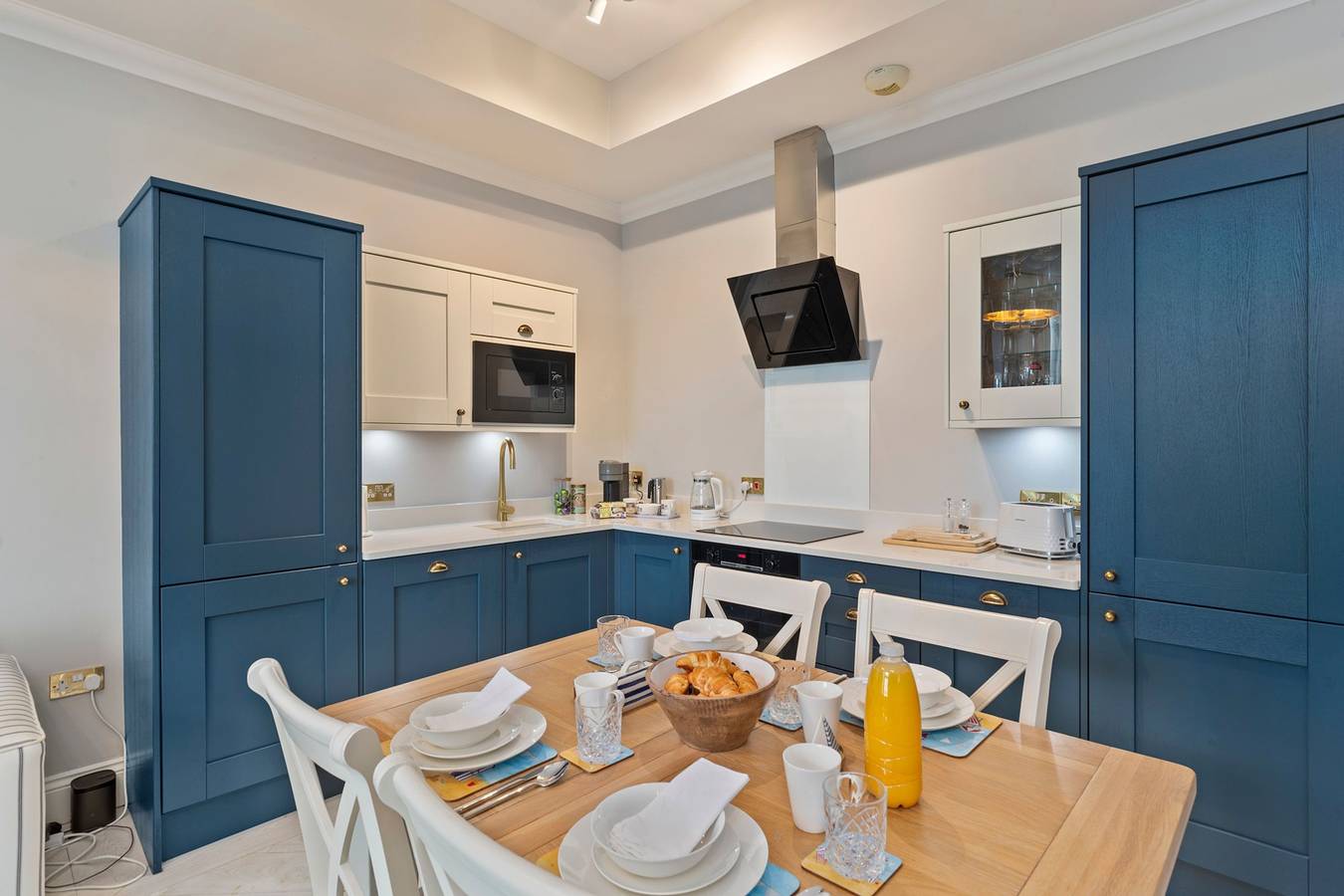 Appartement entier, 10 Mansion House - Indoor Pool, Sea Views, Gym in Tenby, Pembrokeshire