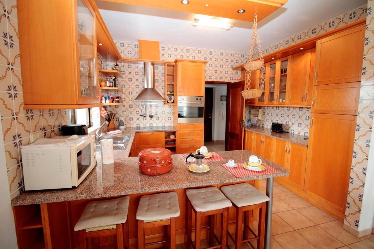 Three-Bedroom Townhouse in Portimão, Distrito de Faro